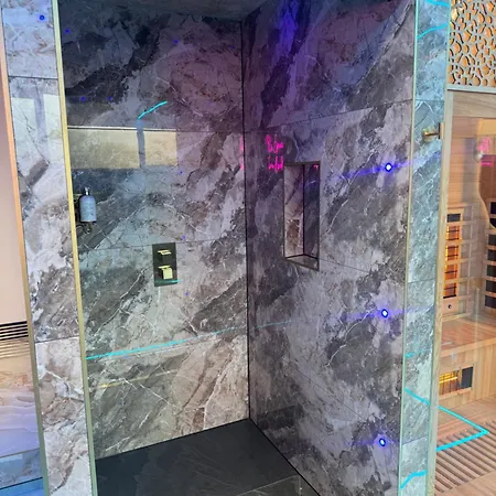 Royale By Highfield 아파트 *